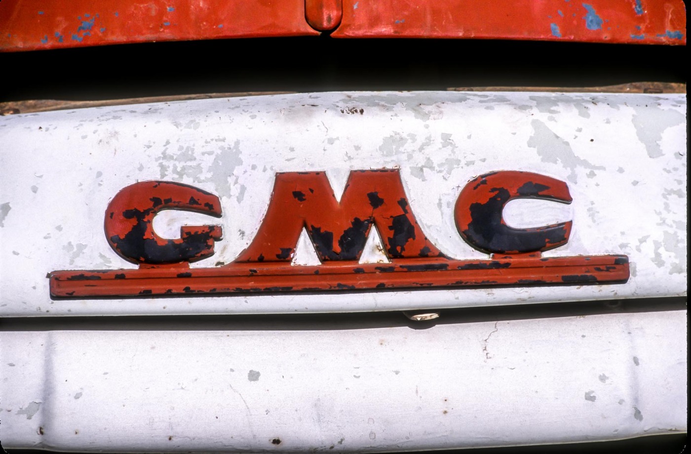 GMC TRUCK BADGE RS
